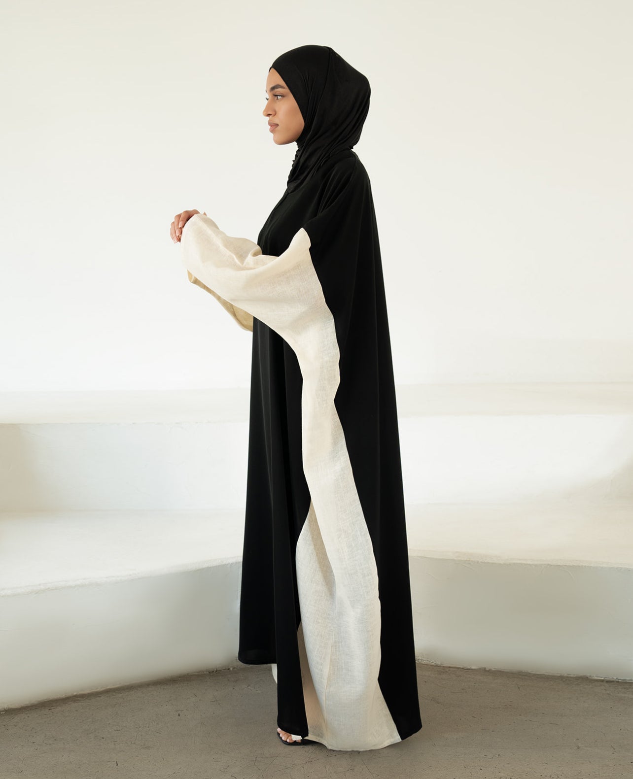 Abaya Leena